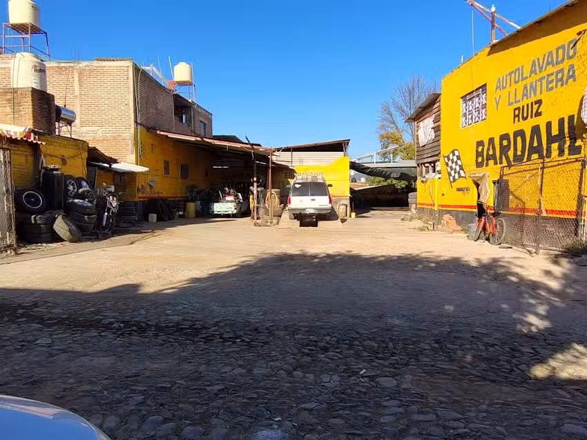 Auto lavado y llantera ruiz