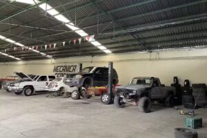AV taller mecanico y llantera