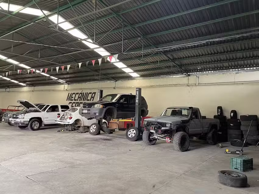AV taller mecanico y llantera