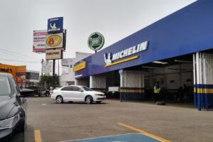 Centro Llantero 8W Servicio Automotriz