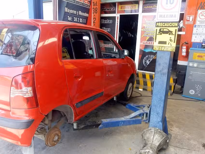Distribuidora de Llantas Tehuac&aacute;n