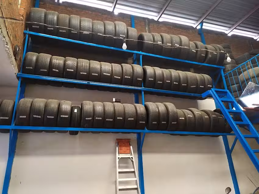 Llantas &ldquo;La Curva&rdquo;