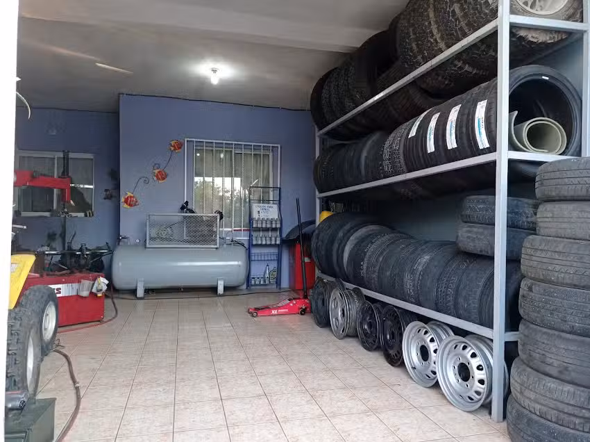 Llantas La Paz (Llantera)