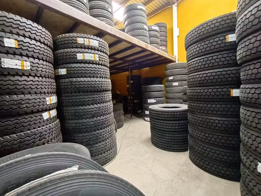 LLANTAS PARA MAQUINARIA Y CAMI&Oacute;N