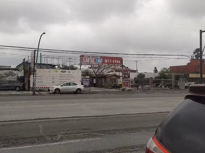 LLANTAS Y M&Aacute;S CAR CENTER