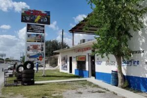Llantas y servicios El Rayo Suc. Sendero