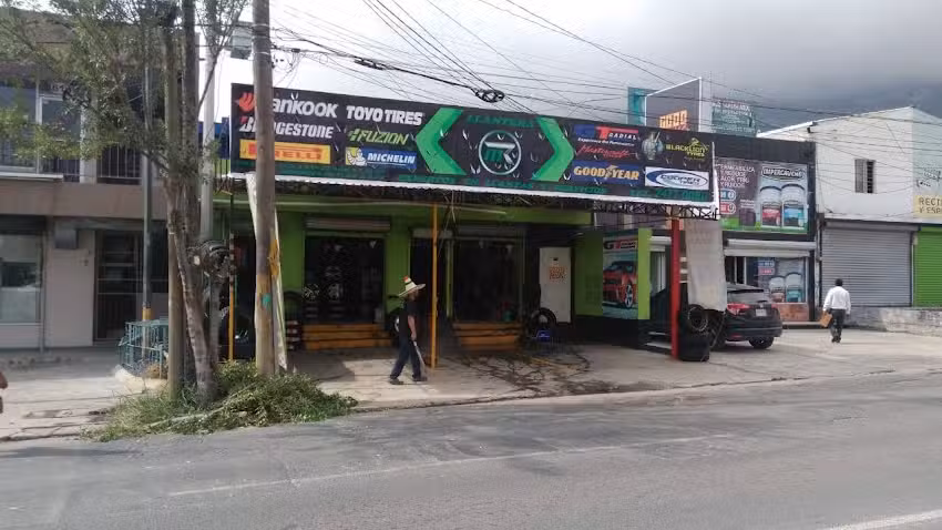 LLANTAS Y SERVICIOS MR