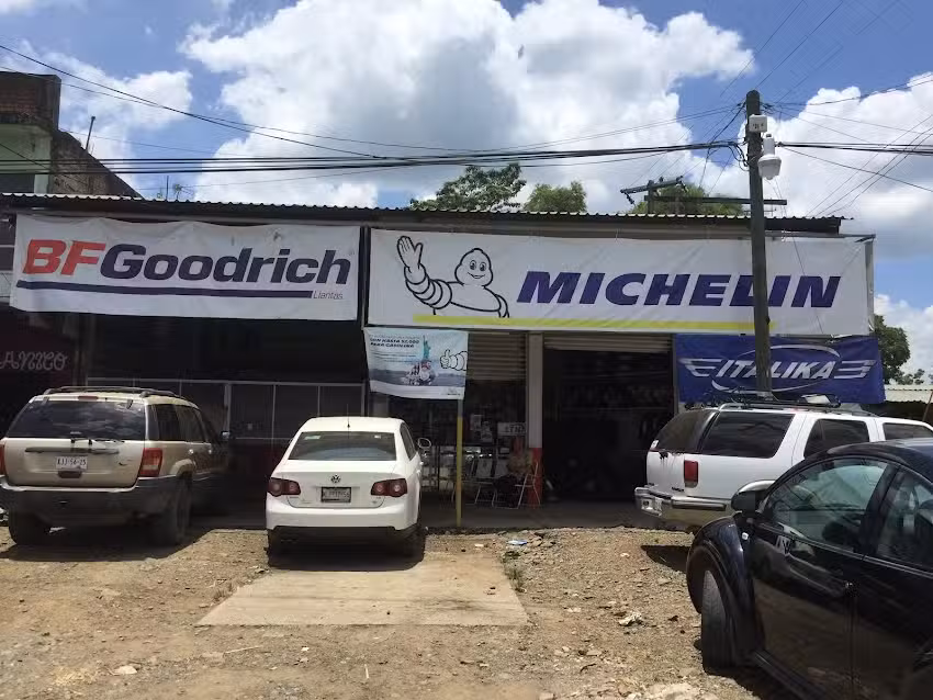 Llantas Y Servicios Paredes