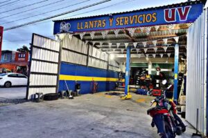 Llantas y servicios UV