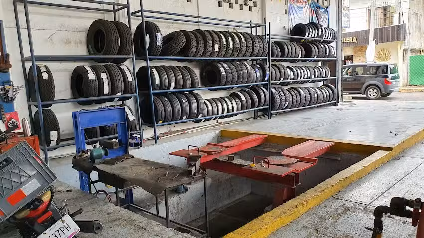 Llantas y servicios Xalisco