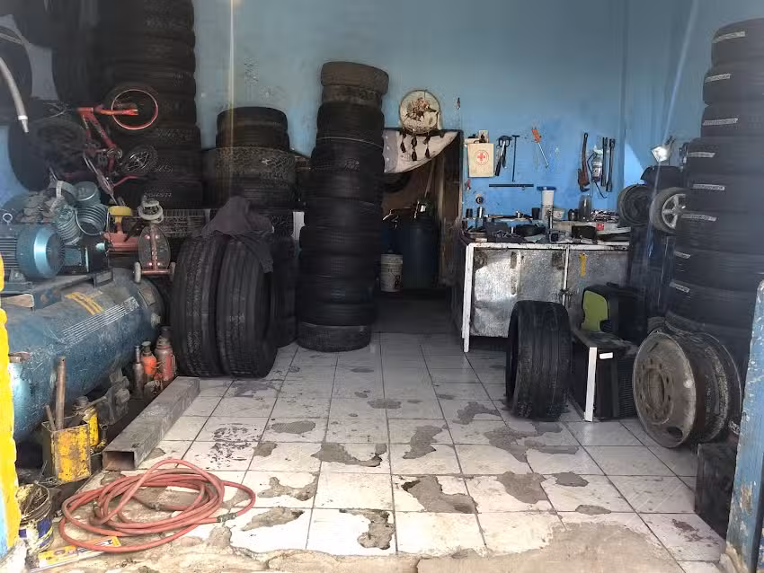 Llantera Bayo tenemos servicio a domicilio facturamos