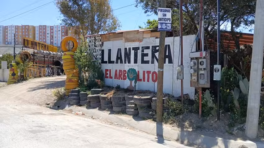 Llantera el Arbolito 2000