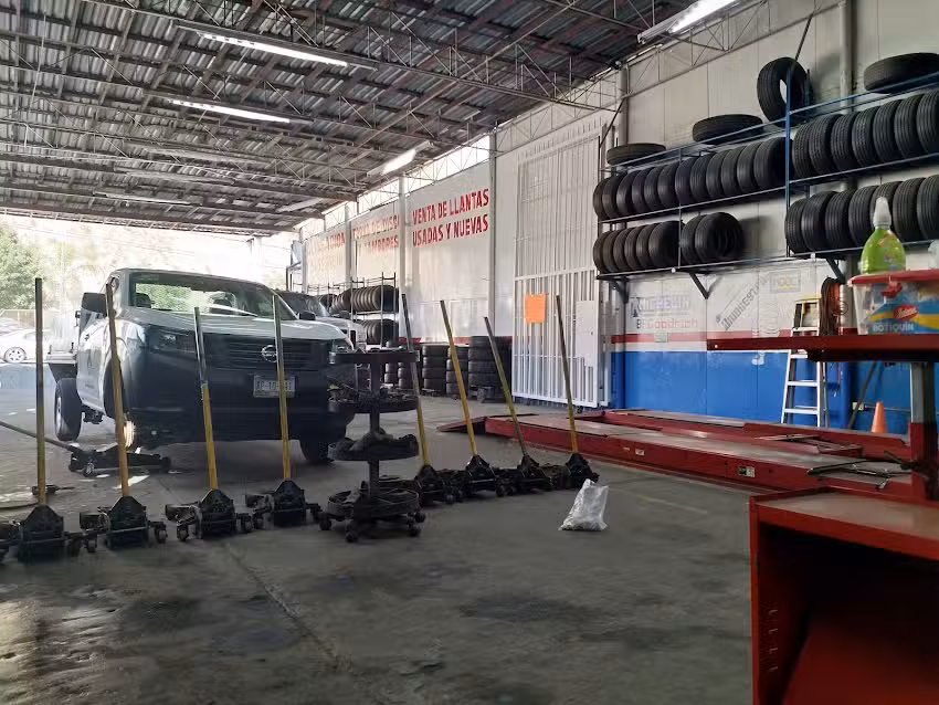 Llantera El Caminante