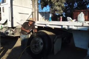 Llantera El Compa Chake