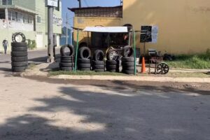 Llantera &ldquo;El pi&ntilde;as&rdquo;