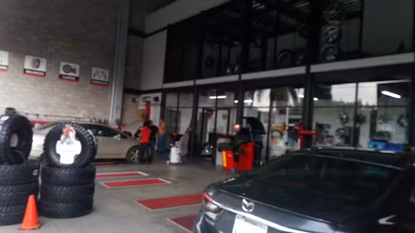 Llantera La Pista
