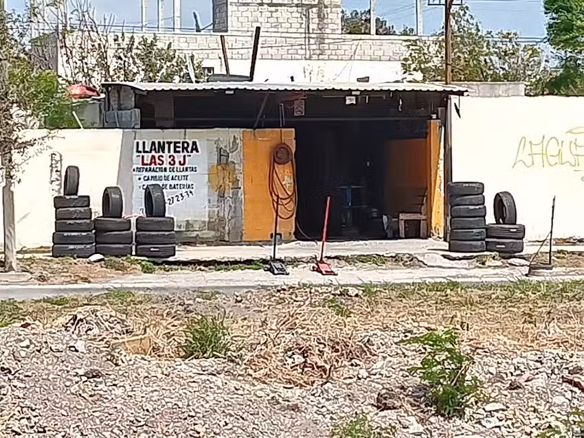 Llantera &ldquo;Las 3 J&rsquo;s&rdquo;