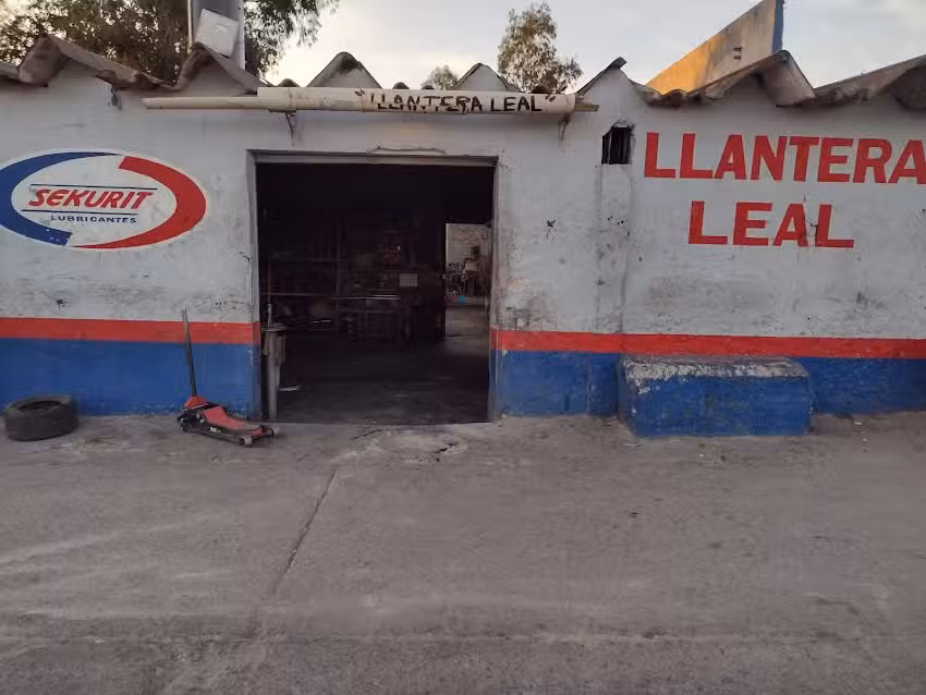 &ldquo;Llantera Leal&rdquo;