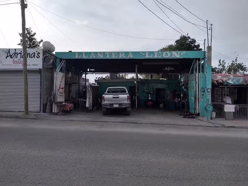 Llantera LE&Oacute;N