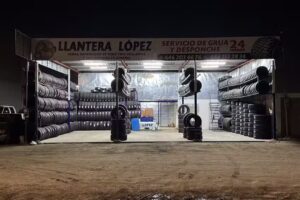 Llantera Lopez