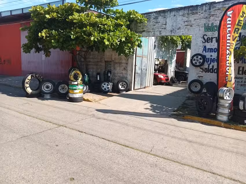 Llantera Los Gallitos