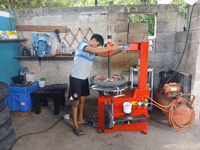 Llantera los primos