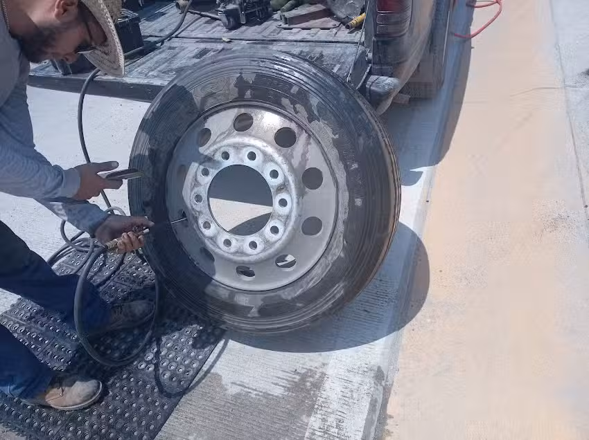 Llantera movil el tocayo 24hr