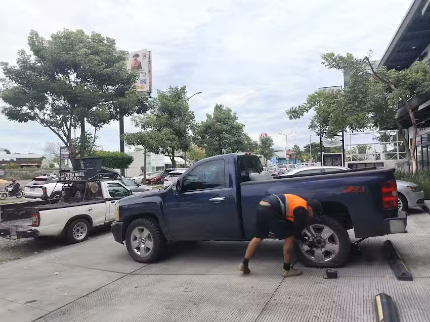 Llantera Móvil y Vulcanizadora Hnos. Vázquez