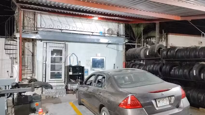 Llantera Navarro Tires