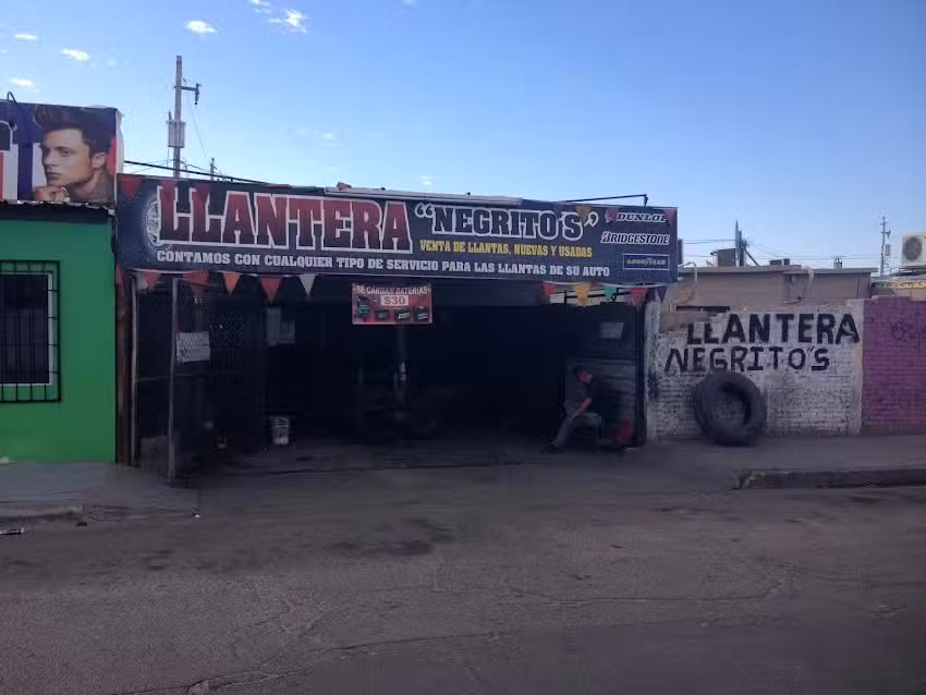 Llantera Negritos