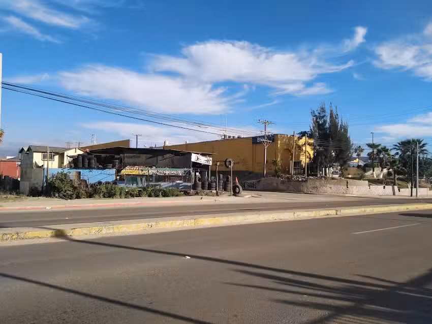 Llantera Paniagua vulcanizadora/ TIRE SHOP