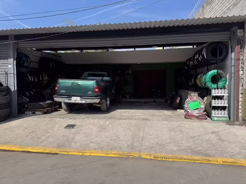 Llantera Razo Jrs