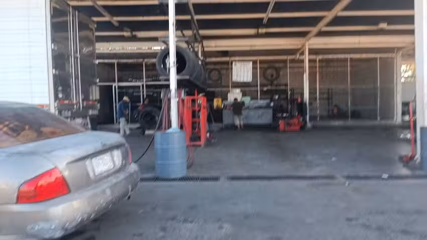 Llantera S&uacute;per Servicio Salcido