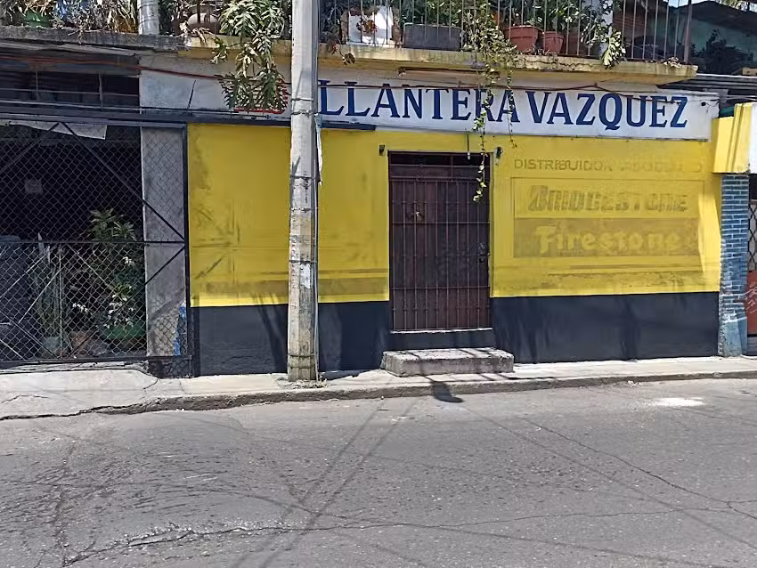 Llantera &ldquo;V&aacute;zquez&rdquo;