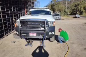 Llantera vulcanizadora y suspensiones correa