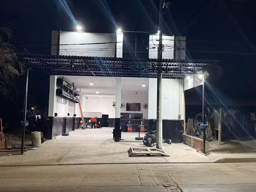 LLantera y gr&uacute;as Los Primos 24/7