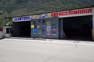 Llantera y refaccionaria &ldquo;LAZARITO&rdquo;