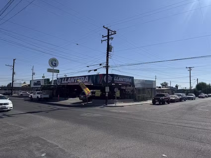 Llantera ZR Tires