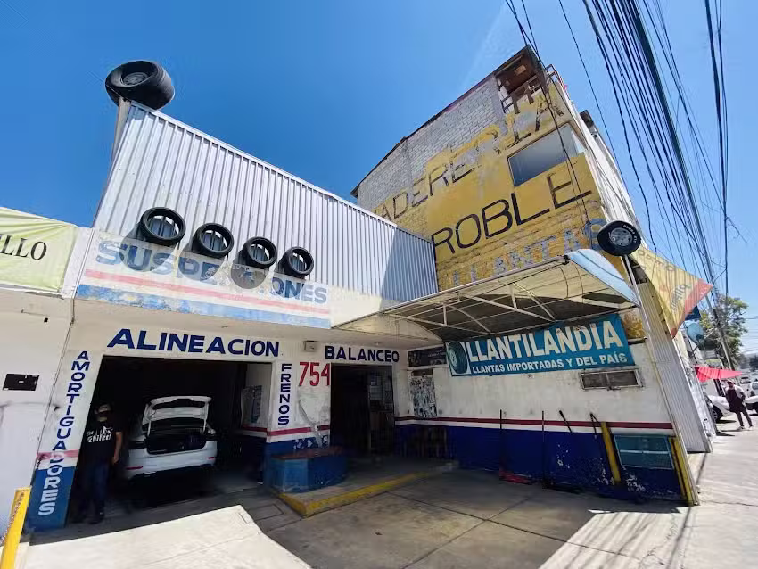 Llantilandia