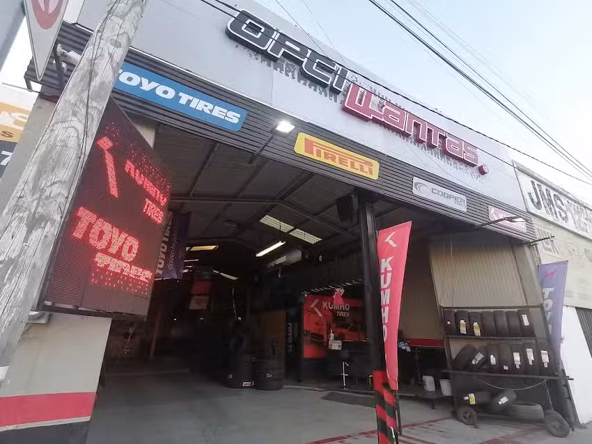 Neumaticco Tire Shop (Constituyentes)