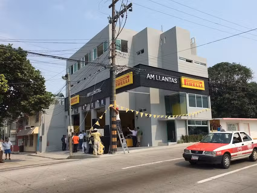 Pirelli AM Llantas