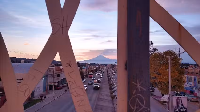PUENTE PEATONAL
