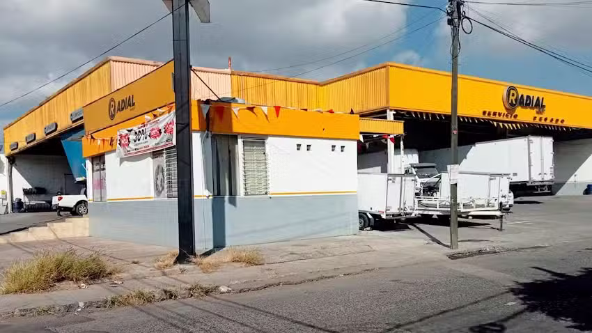 RADIAL LLANTAS Camionera