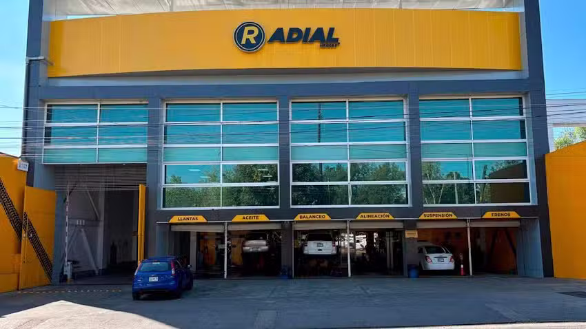RADIAL LLANTAS L&aacute;zaro C&aacute;rdenas