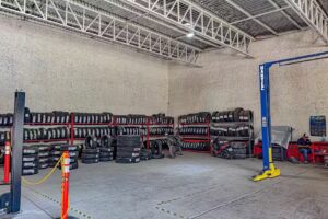 Rebaza Llantas de Poder Sucursal Eje Vial