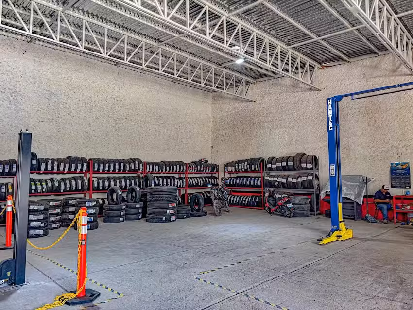 Rebaza Llantas de Poder Sucursal Eje Vial