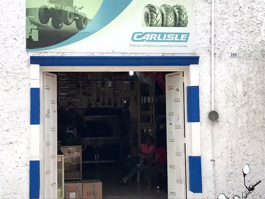 Refaccionaria de motos y llantas