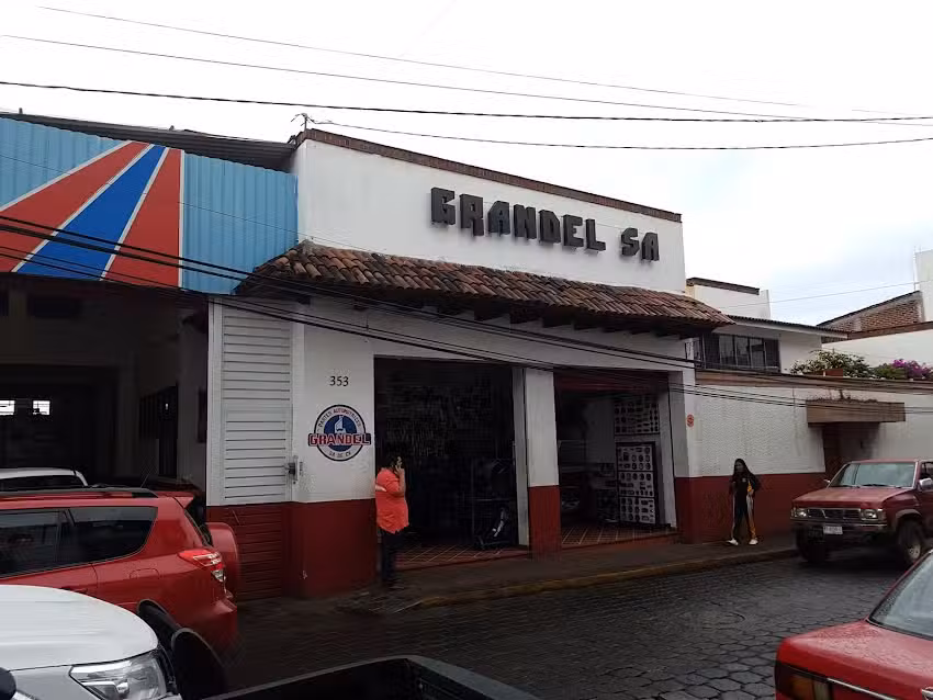 Refaccionaria Grandel Partes Automotrices