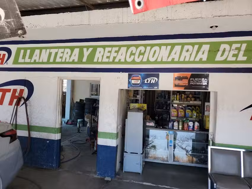 Refaccionar&iacute;a y Llantera Del Pueblo