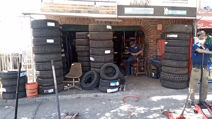 Rivera&rsquo;s Llantas
